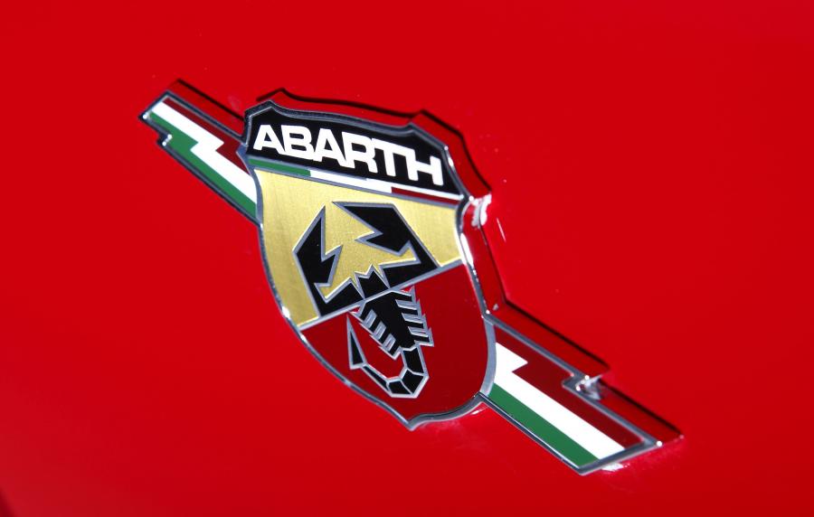Логотип Abarth 500 esseesse 2011 года  (AU) (фото 26 из 41)